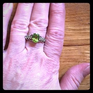1.70ct peridot SS Ring